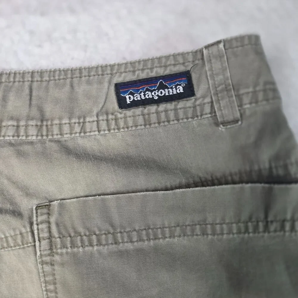 Patagonia Organic Cotton Cargo Shorts Men's Size 33 Khaki Hiking Utility